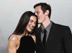 LOS ANGELES, CALIFORNIA - MARCH 15: (L-R) Dua Lipa and Callum Turner attend the 2026 Vanity Fair ...