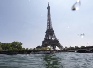 Rio Sena e torre eiffel, em Paris, na França  • Reuters