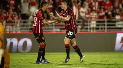 Vitória vence o CR fora de casa  • Victor Ferreira/Vitória