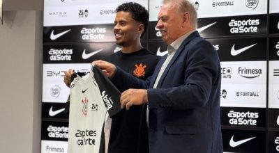 Allan é apresentado como reforço do Corinthians ao lado do presidente Osmar Stábile  • Raul...