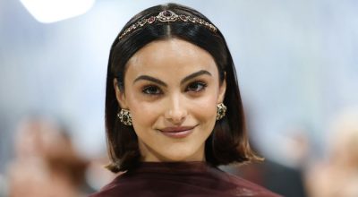 Atriz americana Camila Mendes chega para o Met Gala 2026, que celebra a "Arte do Figurino", no Me...