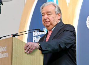 O uso das IAs por crianças é um dos problemas citados pelo chefe da ONU. (Imagem: lakshmiprasad...