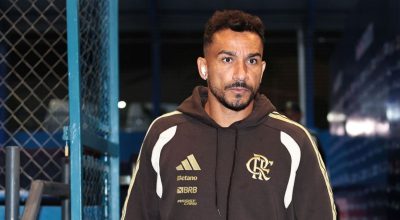 Danilo em Bragança Paulista para a partida pelo Flamengo contra o RB Bragantino  • Gilvan de ...
