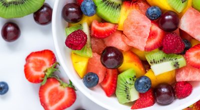 1 de 1 Foto colorida de frutas em tigela branca - Metrópoles - Foto: Getty Images