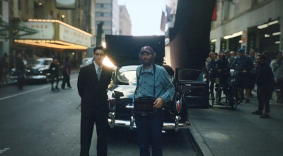 Timothée Chalamet e o diretor Josh Safdie durante as filmagens de "Marty Supreme"