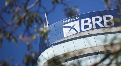 Logo do BRB na sede do banco, em Brasília.  • Adriano Machado/Reuters